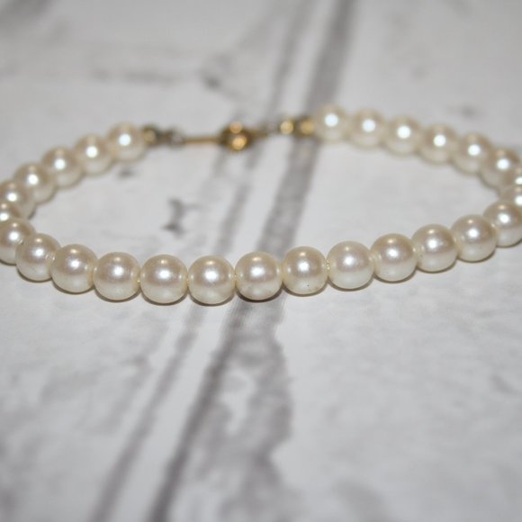 🤍 Pearl Beaded Bracelet · 7.5" · Clasped Fit · Timeless Elegance ✨ - Picture 1 of 3